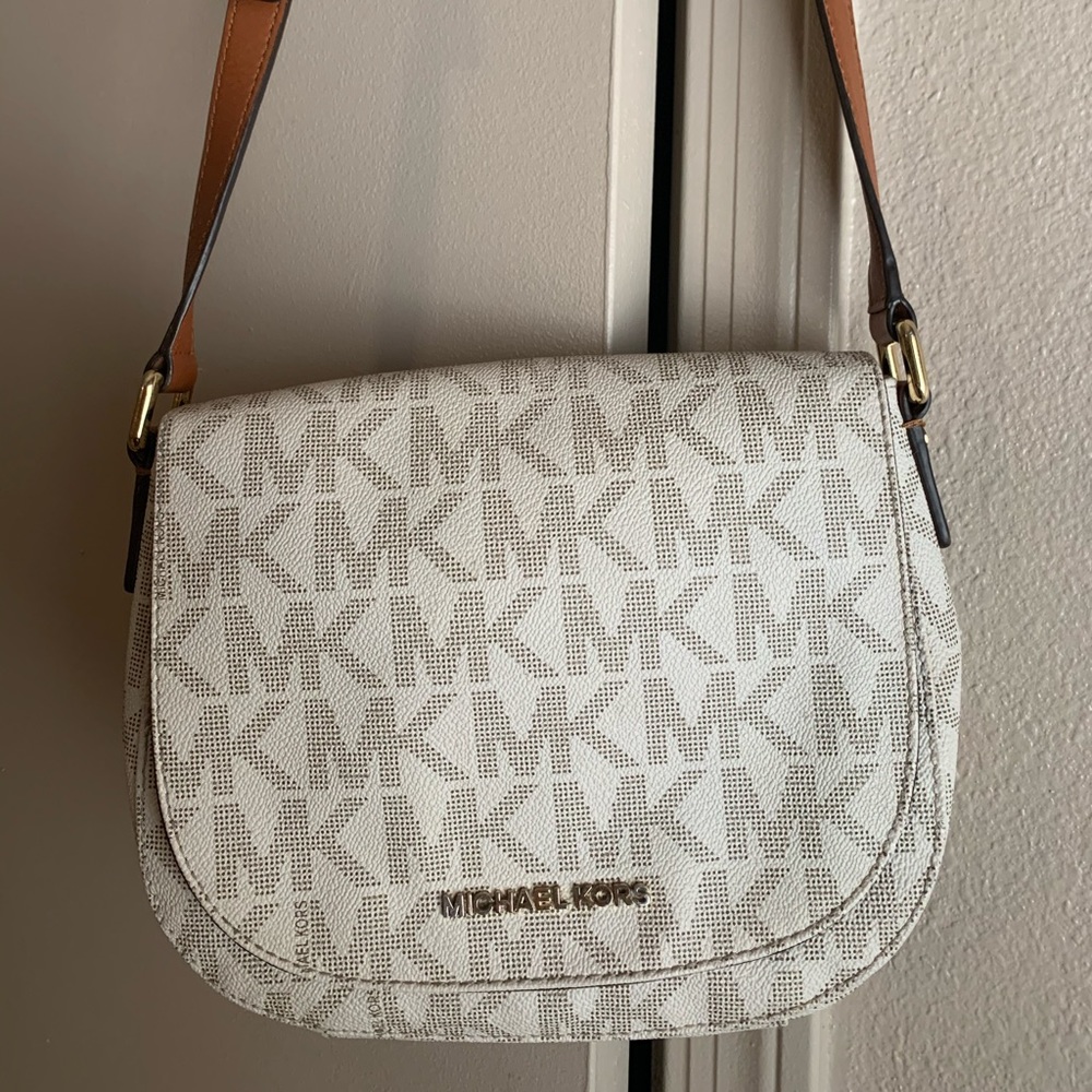 Michaels kors crossbody bag